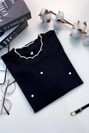 TSHIRT CORAÇÃOZINHOS PRETO